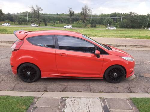 Ford Fiesta ST 1.6 EcoBoost GDTi