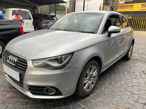 Audi A1 1.0T FSi S S-tronic 3 Door