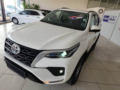 Toyota Fortuner V 2.4 GD-6 Raised Body Auto