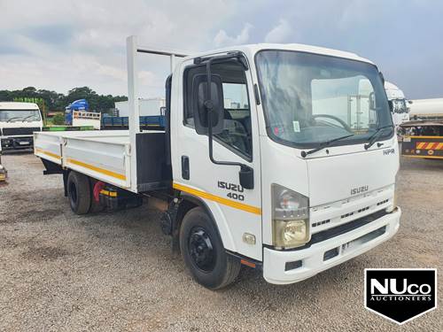 Isuzu NPR 400 - Auto / Manual Transmission