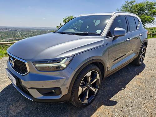 Volvo XC40 D4 Momentum AWD