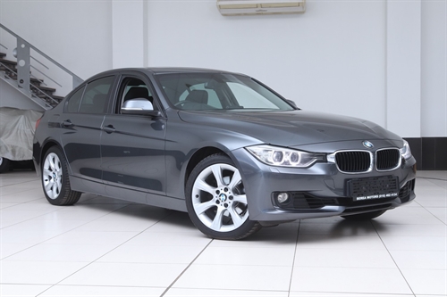 BMW 320i (F30) Auto