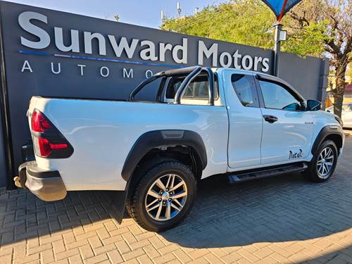 Toyota Hilux 2.8 GD-6 RB Raider Extra Cab Auto 