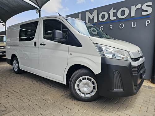 Toyota Quantum 2.8 LWB Crew Cab 6 Seater