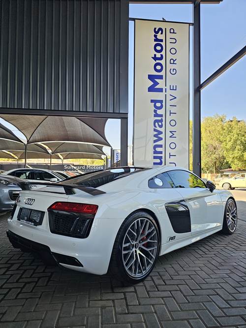 Audi R8 5.2 FSi (449 kW) Quattro S-tronic Plus