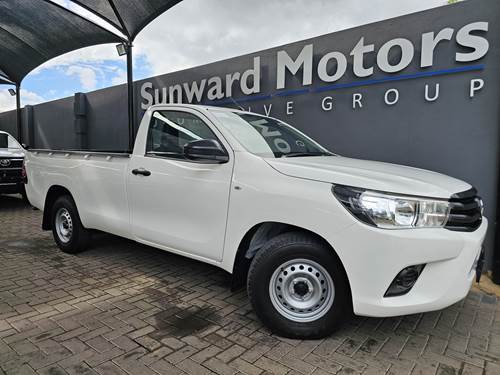 Toyota Hilux 2.4 GD 5MT Aircon Single Cab