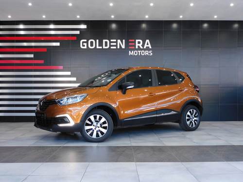 Renault Captur 900T Blaze 5 Door