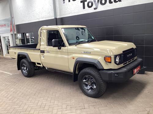 Toyota Land Cruiser 79 2.8 GD-6 Auto