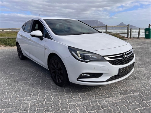 Opel Astra 1.0 T Essentia 5 Door