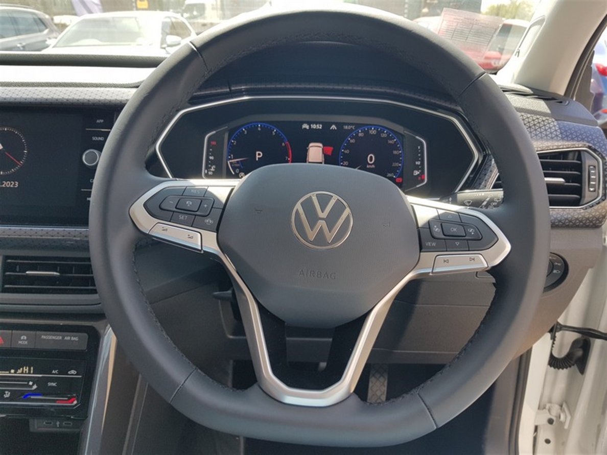 Volkswagen (VW) T-Cross 1.5 TSI R-LIne DSG for sale - R 550 800 ...