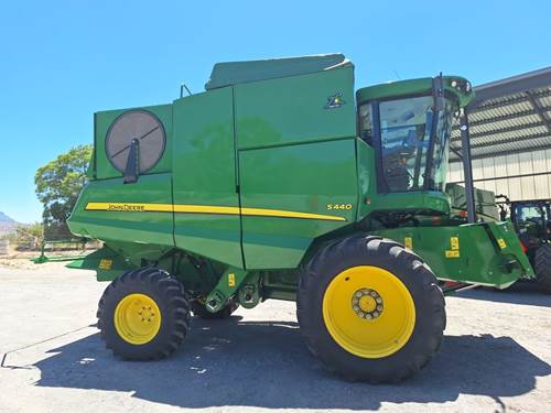 John Deere S440 (Agric)