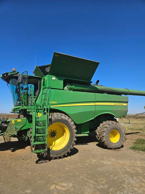 John Deere S680 Combine (Agric)