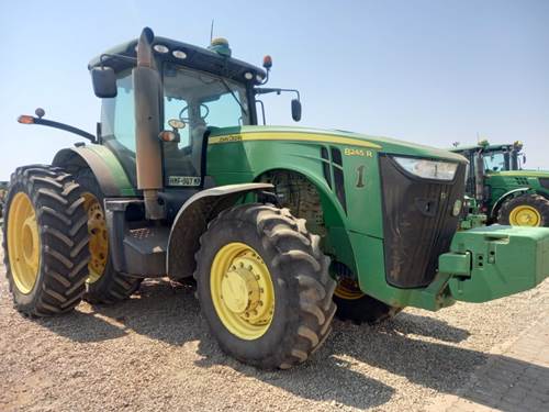 John Deere 8245 R MFWD (Agric)