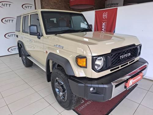 Toyota Land Cruiser 76 2.8 GD-6 Station Wagon