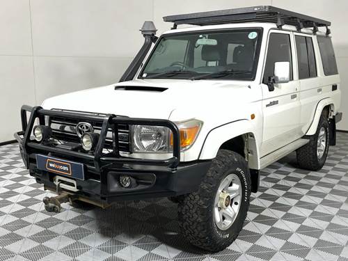 Toyota Land Cruiser 76 4.5 Diesel Station Wagon