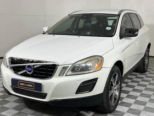 Volvo XC60 T5 Essential Powershift