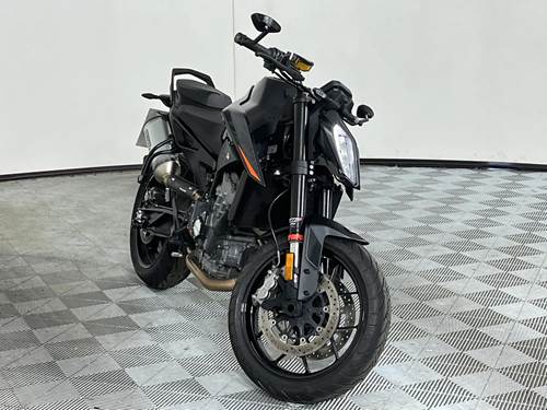 KTM 890 Duke