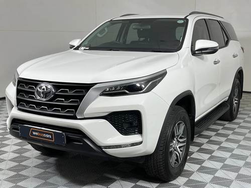 Toyota Fortuner V 2.4 GD-6 Raised Body