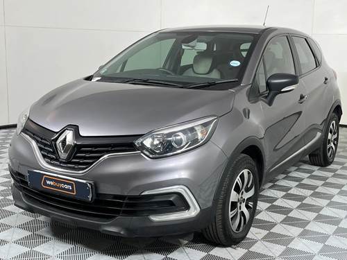 Renault Captur 900T Blaze 5 Door