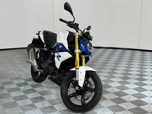 BMW G310 R Light White