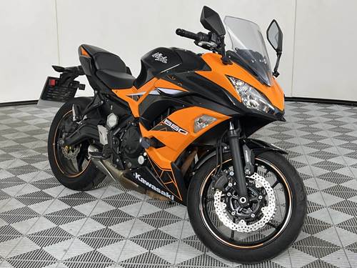 Kawasaki Ninja 650 (EX650) ABS