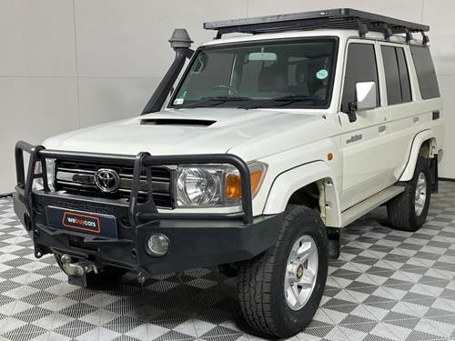 Toyota Land Cruiser 76 4.5 Diesel Station Wagon