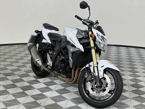 Suzuki GSR 750