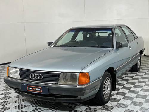 Audi 500 E 2.2 with A/C Auto