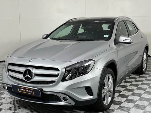 Mercedes Benz CLA 200 Auto ()