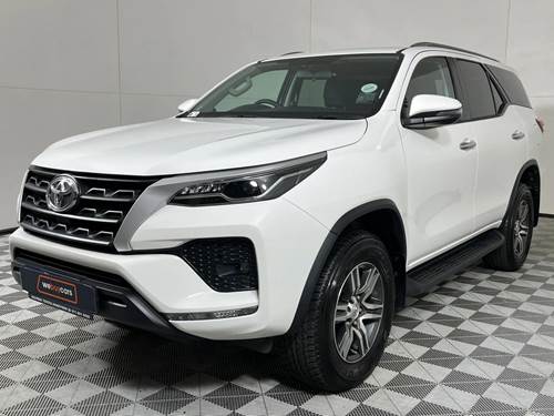 Toyota Fortuner V 2.4 GD-6 Raised Body