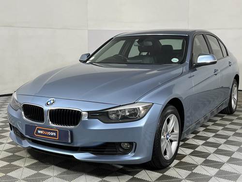 BMW 320i (F30)