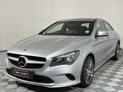 Mercedes Benz CLA 200 Auto ()