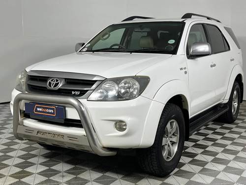 Toyota Fortuner I 4.0 V6 Raised Body