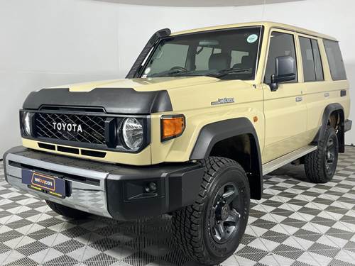 Toyota Land Cruiser 76 2.8 GD-6 Station Wagon Auto