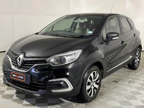 Renault Captur 900T Blaze 5 Door