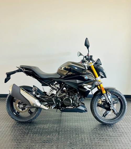 BMW G310 R Cosmic Black