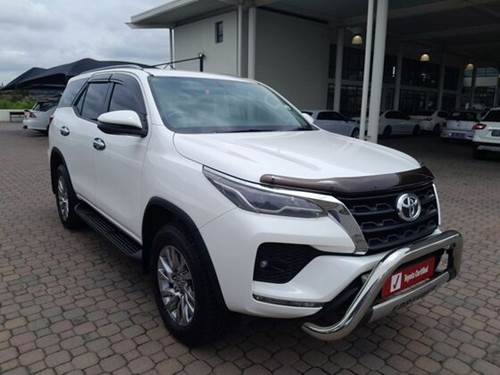 Toyota Fortuner V 2.8 GD-6 Raised Body Auto