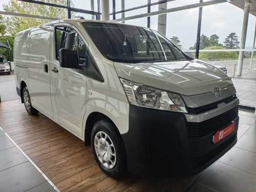 Toyota Quantum 2.8 LWB Panel Van