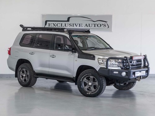 Toyota Land Cruiser 200 GX 4.5D V8 Auto