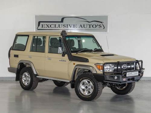 Toyota Land Cruiser 76 4.5 Diesel Station Wagon