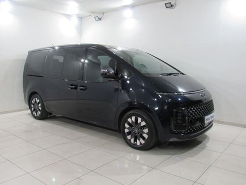 Hyundai Staria 2.2D Luxury (9 Seater)