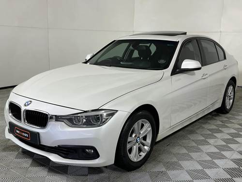 BMW 320i (F30) Auto