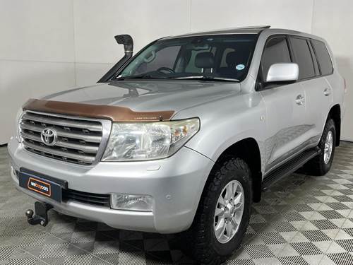 Toyota Land Cruiser 200 VX V8 Auto