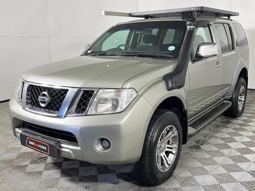 Nissan Pathfinder 2.5 dCi SE