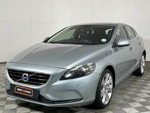 Volvo V40 T3 Momentum Geartronic