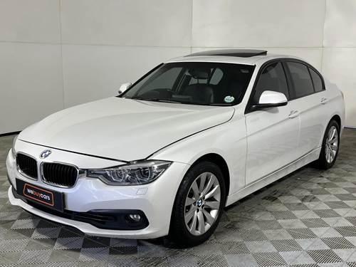 BMW 320i (F30) Auto