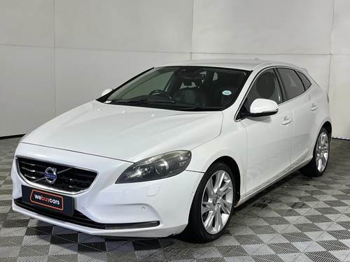 Volvo V40 T5 Momentum Geartronic 