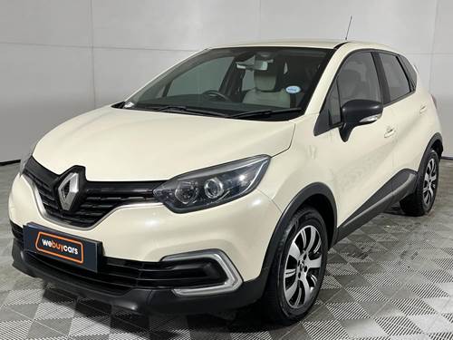 Renault Captur 900T Blaze 5 Door