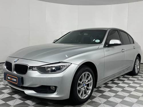 BMW 320i (F30)