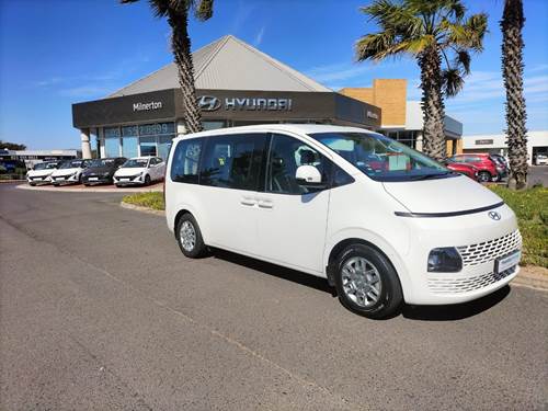 Hyundai Staria 2.2D Executive (9 Seater)